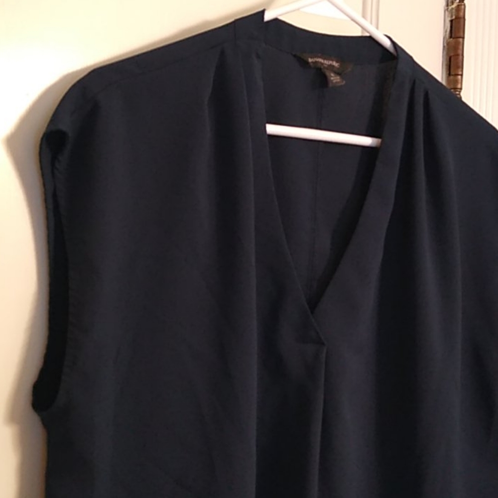 Banana Republic Sleeveless Top Blouse - Picture 2 of 7